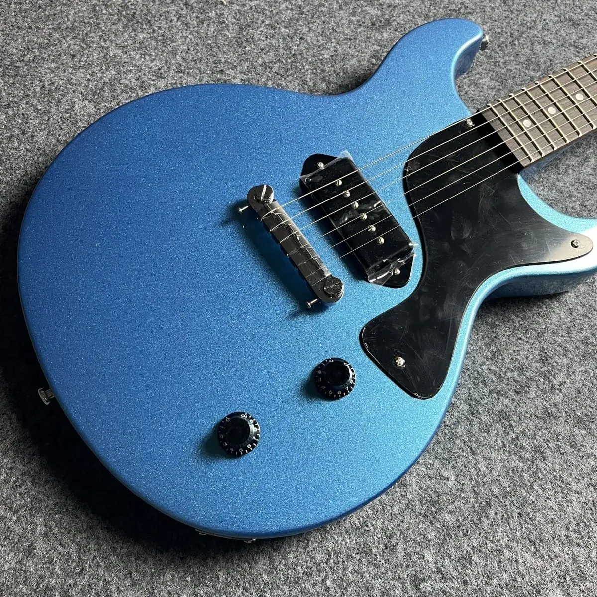 

Blue Lonely Rock Electric Guitar Customized 6 Strings
