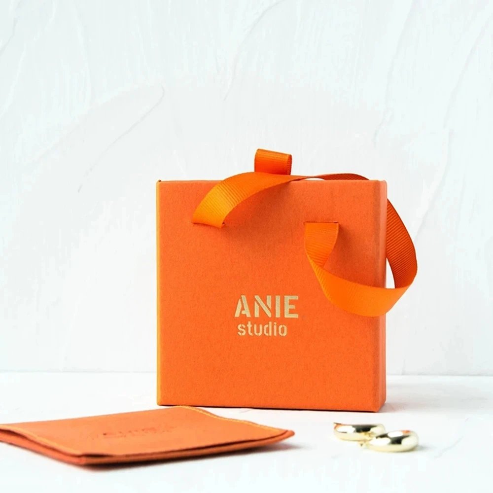 

20 шт. бумажная коробка на заказ, ящик для ювелирных изделий, коробка-тоут 10*10*3,5 см, индивидуальный логотип, ожерелье, серьги, кольцо, упаковочная коробка для ювелирных изделий