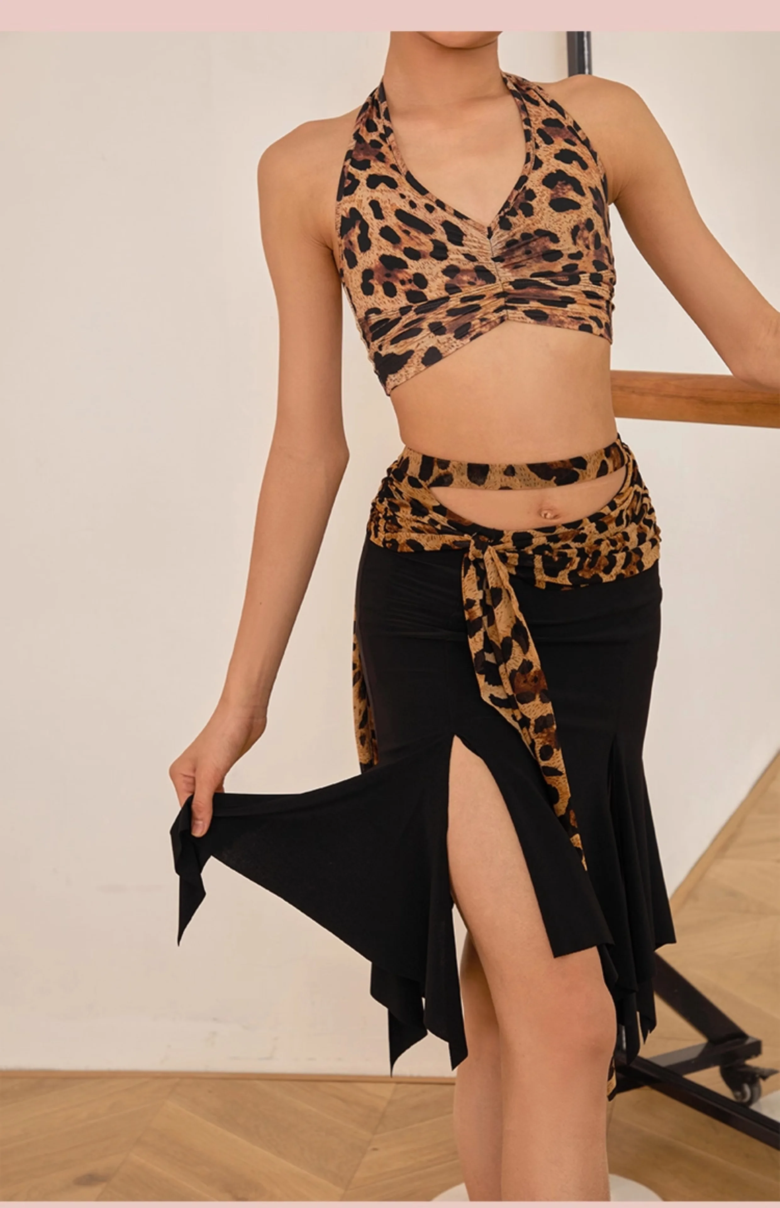 ชุดเต้นลาตินแบบสั่งตัดสำหรับเด็กและเด็กหญิง กระโปรงลายเสือดาวชายไม่เท่ากัน ชุดฝึกซ้อมเต้นลาติน faldas