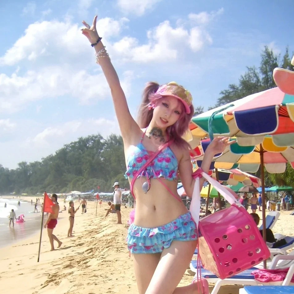 

Новый комплект бикини Y2K 2026 года: женский раздельный купальник с лямкой через шею, принтом вишни и звезд, оборками и завязками сбоку, для пляжа и купания