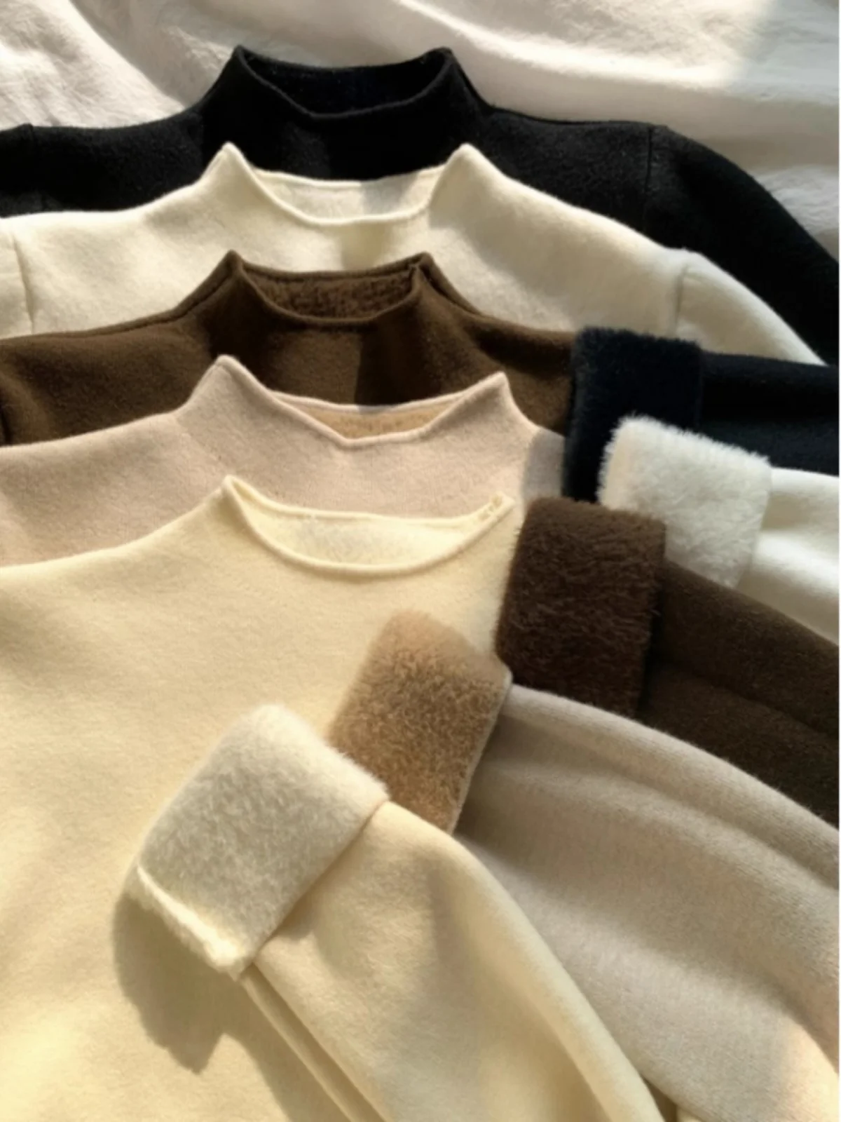 

Women's Fleece Lined Thickened Base Shirt Winter Warm Inner Wear Half High Collar Velvet Soft Knitted Top