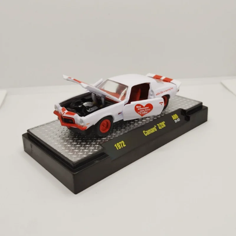 

M2 1:64 Scale 1972 Camaro Z/28 Alloy Car Model Static Collection Decorated Holiday Gifts Toys Souvenir Gift