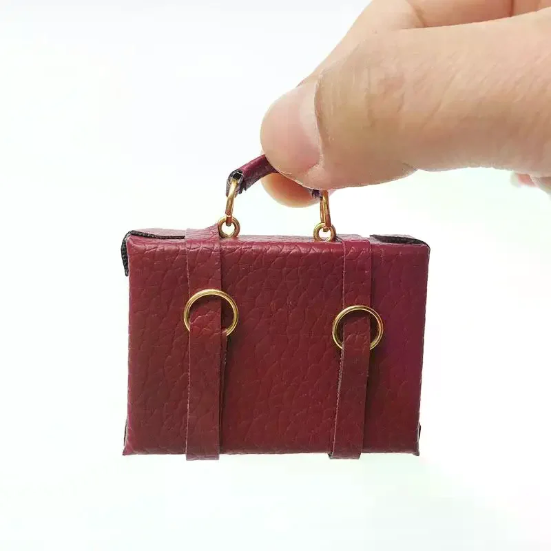 Microcasa de muñecas en miniatura a escala 1:12, caja de cuero Retro, maletín, modelo de maleta, decoración de juguete para accesorios para casa de muñecas, 1 Uds.