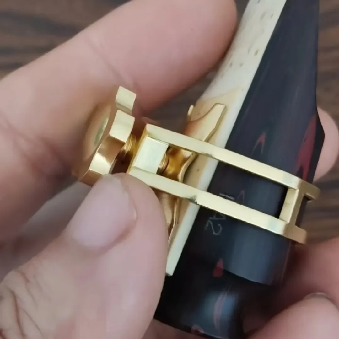 Alto saxophone bakelite mouthpiece metal clip replica Winnie the high pitch copper clamp clarinet special clamp ring