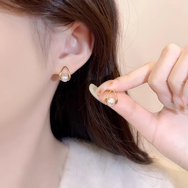 Simple droplet shaped metal Imitation Pearl stud Earring for Women Exquisite Elegant Earring Wedding Party Jewelry Gifts