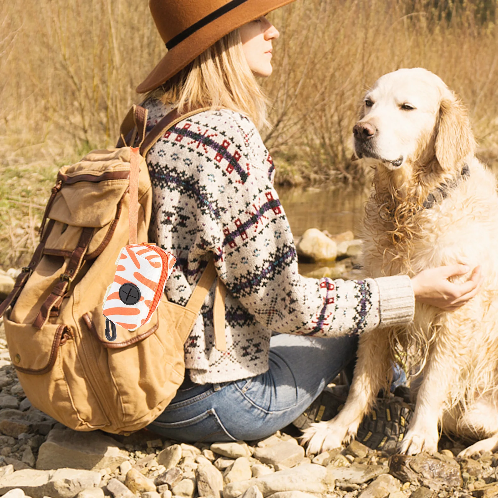 

Convenient Dog Bag Holder Portable Outdoor Accessory Wearable Material Hanging Buckle Design for Walking Running Hiking