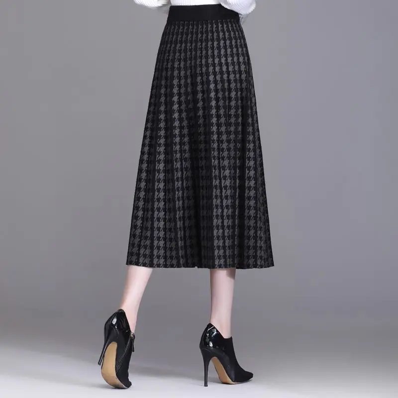 Autumn and Winter Women\'s Houndstooth Knitted Pleated Elastic Classic A-Line Loose High Waist Fashion Casual Commuter Skirt