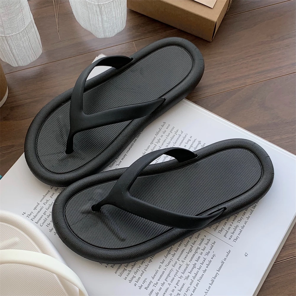 

Black Beach Slippers For Women Japanese Versatile Lightweight Indoor Flip Flops 2025 Summer Fashion Holiday Non Slip Slipper