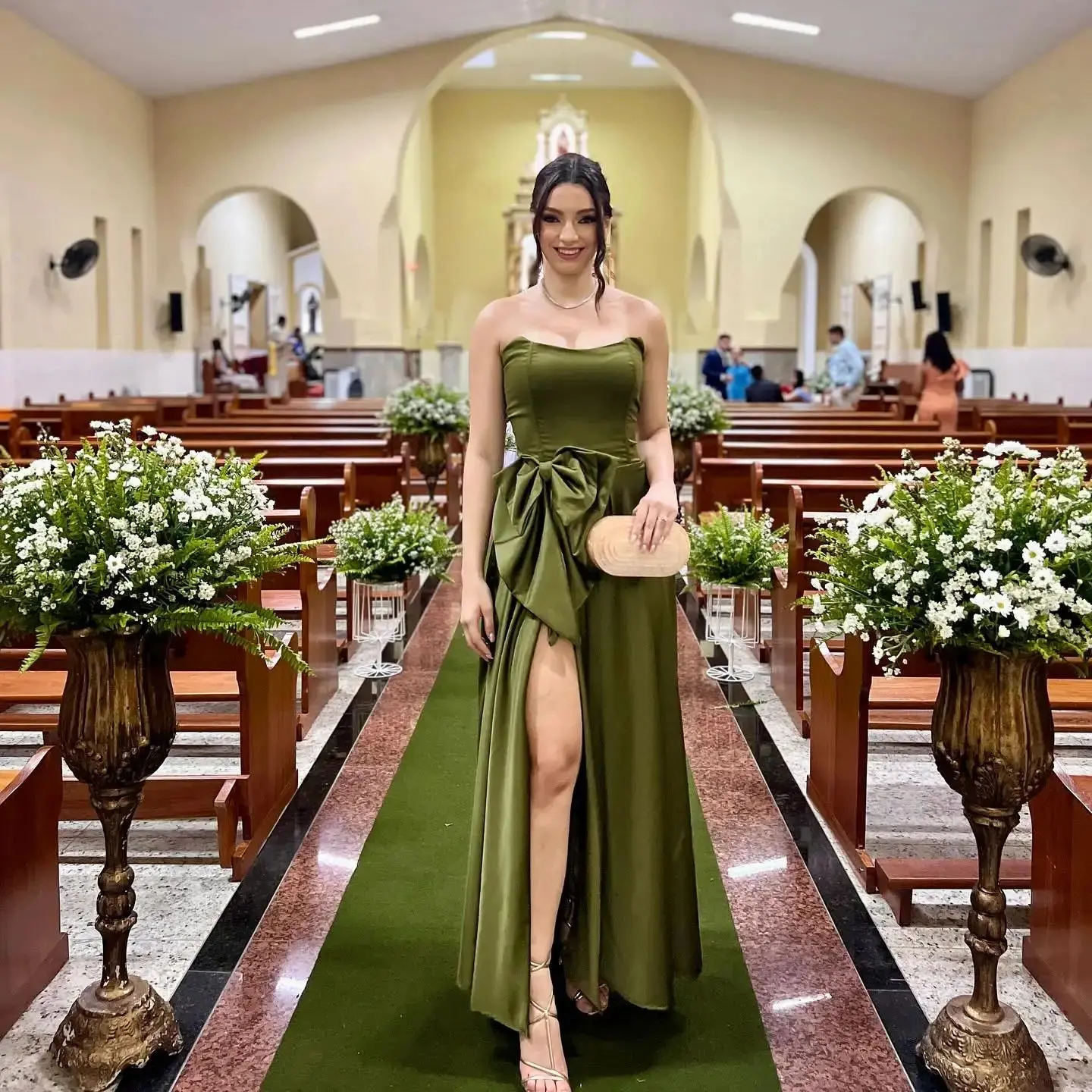 

Vintage Green A Line Evening Dresses Simple Bows Sleeveless Prom Gowns Side Split Floor Length Customized Wedding Guest Dresses