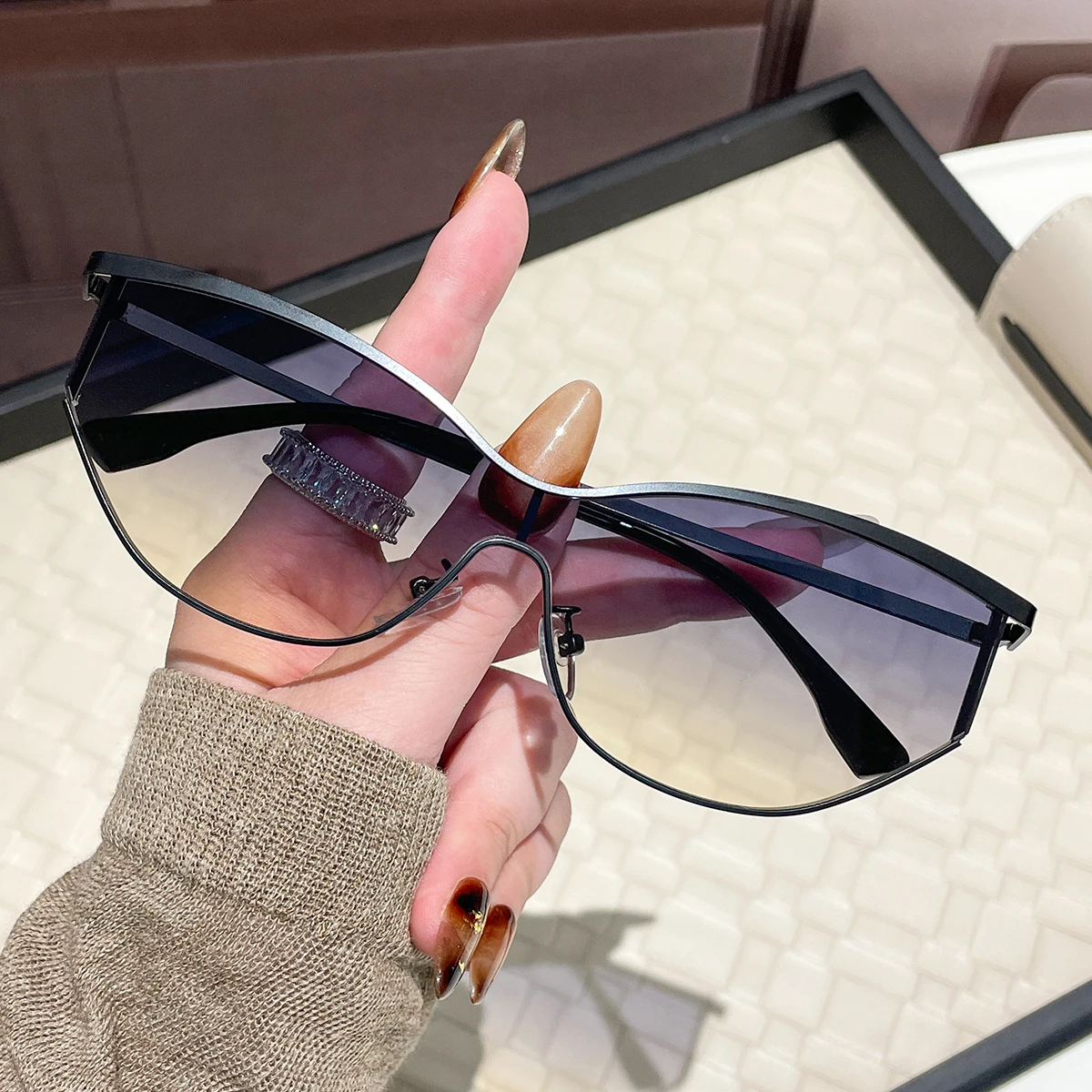 Lunettes à la mode pour femmes, nouvelle monture métallique Y2K, Style technologique futuriste, tendance, photographie de rue, cadeau de vacances, sortie quotidienne, Vacati, 1 pièce