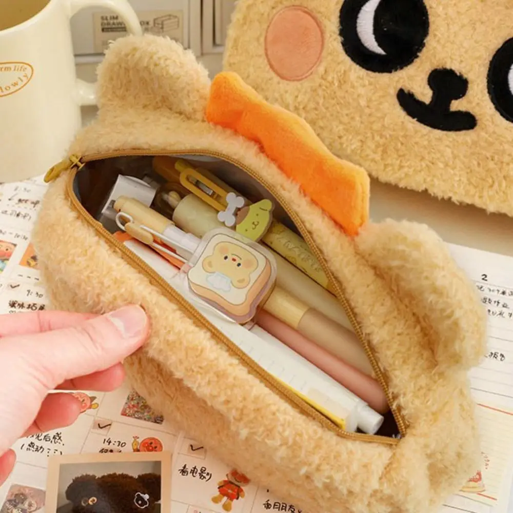 Bearis Bug Series Bearis Bug مقلمة من القطيفة ذات سعة كبيرة وتصميم لطيف على شكل دب من القطيفة حقيبة أقلام على شكل حيوان دمية بسحاب للإغلاق