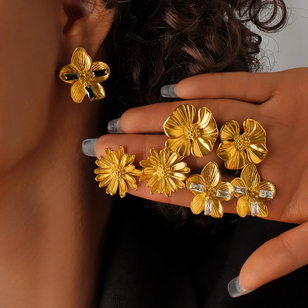 

DIY accessories Guangdong decoration flower earrings niche unique zircon temperament stud earrings high-end pearl pastoral vacat