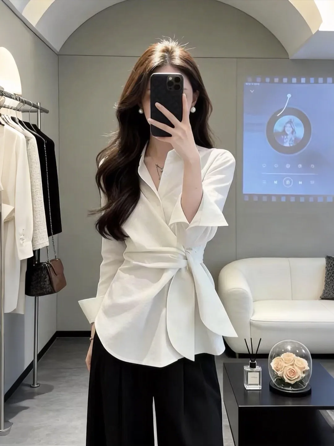

Elegant White Long Sleeve Waist-Cinching Shirt for Women Spring 2026 New Design Korean Style Loose Fit Cotton Polyester Blend