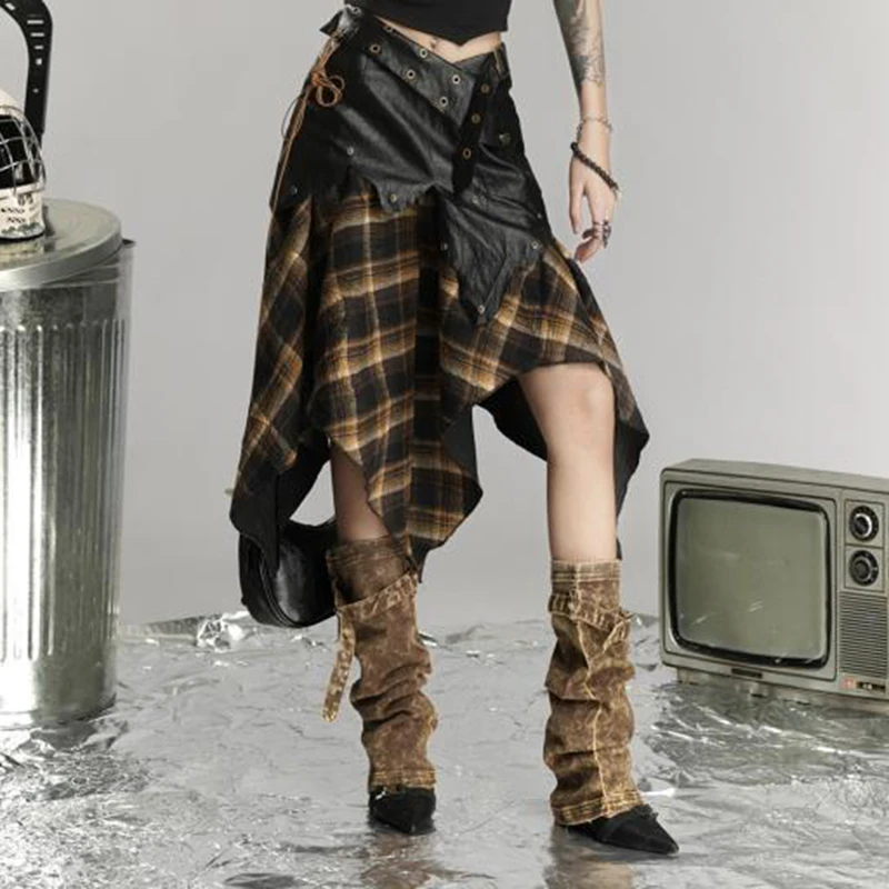 Plaid skirt for women with a niche design, retro, irregular edges, punk style, strapless patchwork A-line skirt, 2024 spring