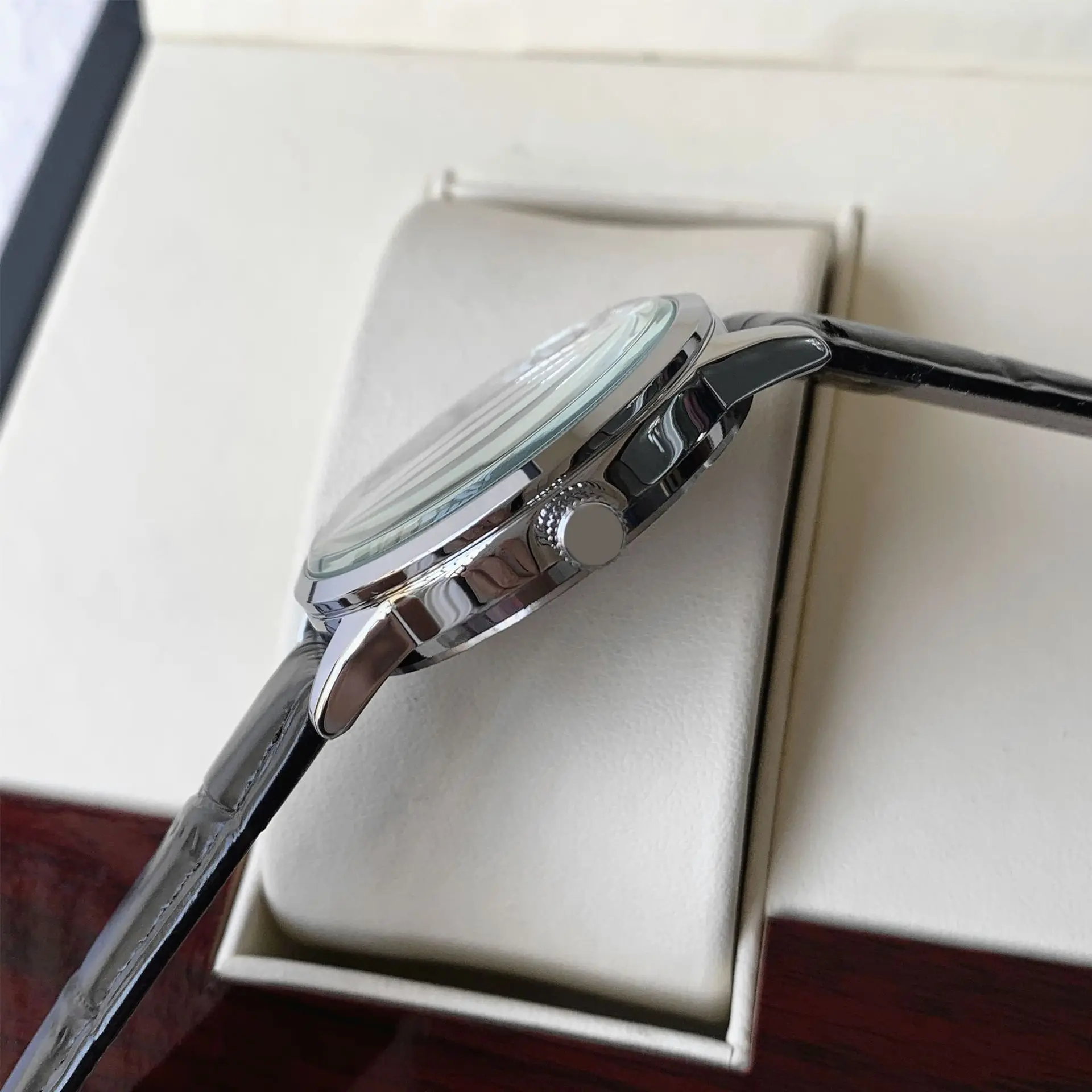 Thumbnail 4 - #29 Highest Rated Slim Quartz Watches to Buy in 2026