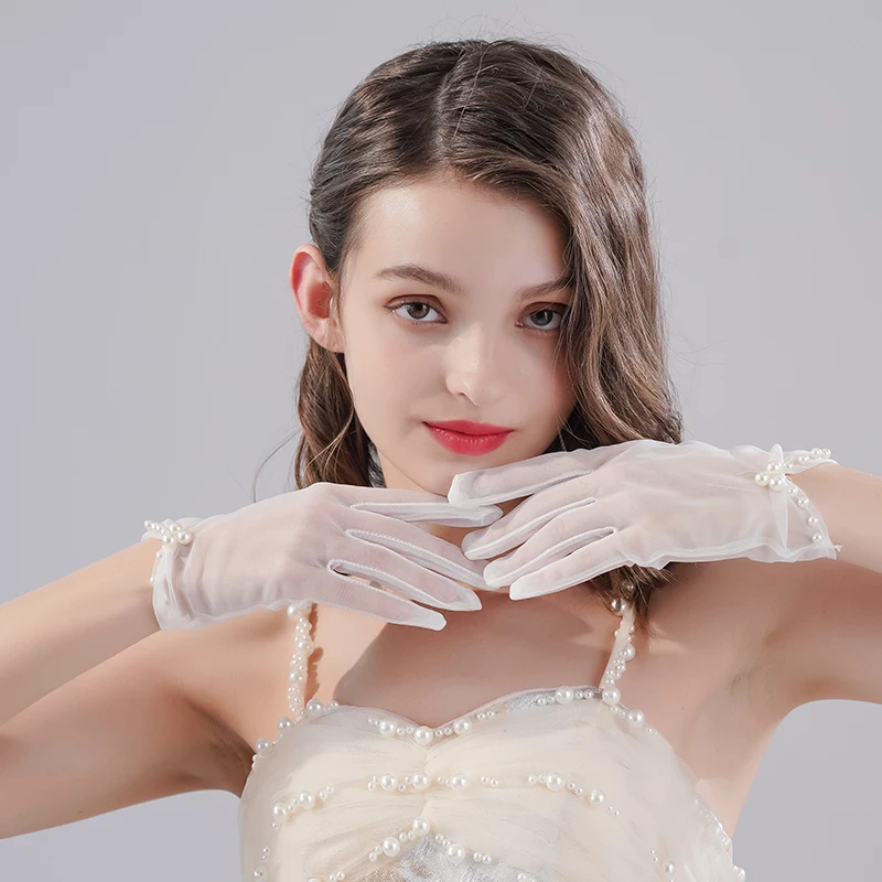 Exquisite simple gloves, tulle short wedding dress, wedding dress, bride's white aesthetic French pearl gloves