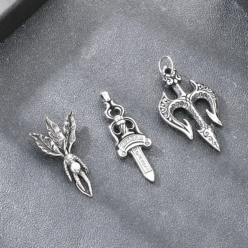 Colar Masculino Moderno Retrô com Pingente Tomahawk Viking Dupla Face Corvo e Lobo da Pradaria, Acessório de Metal, Joia para Festa
