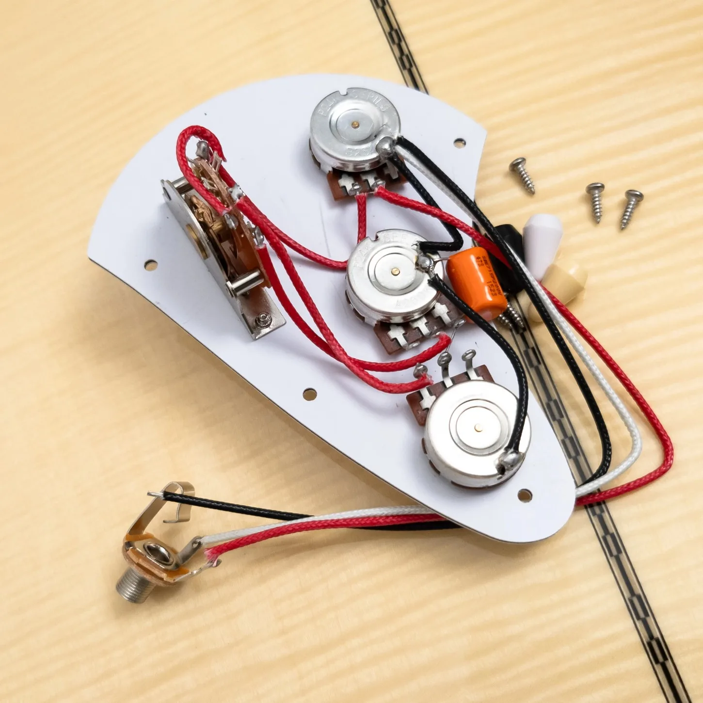 Guitar Pickguard Wiring Harness Kit with 3×250K Brass Shaft Pots 5-Way Switch Orange Capacitors Electric Guitar