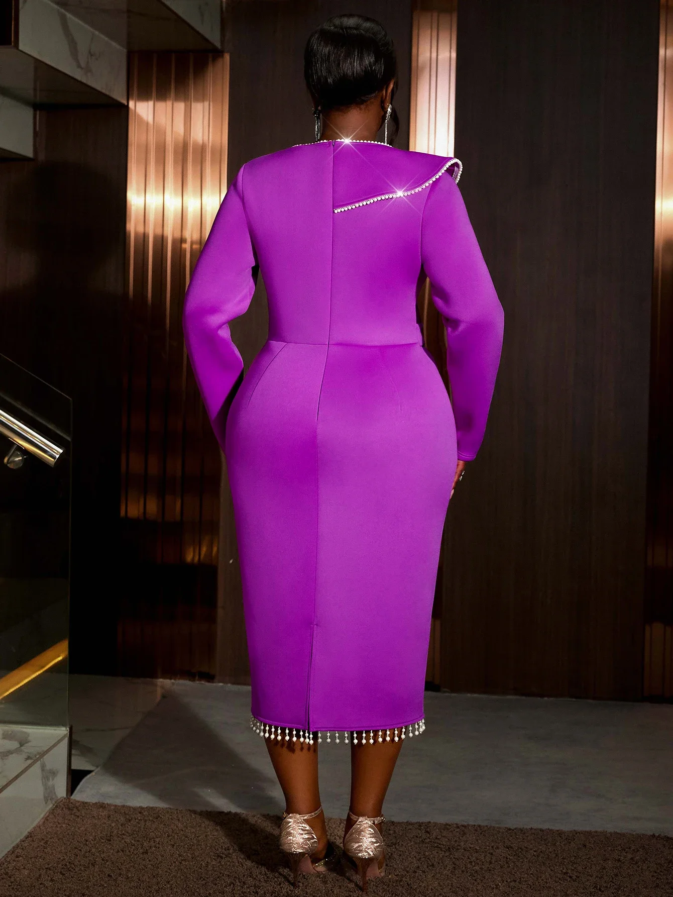 Exquisite Purple Long Sleeve Evening Dress with Pearl Chain Decor Perfect for Special Occasions Combining Elegance Dresses