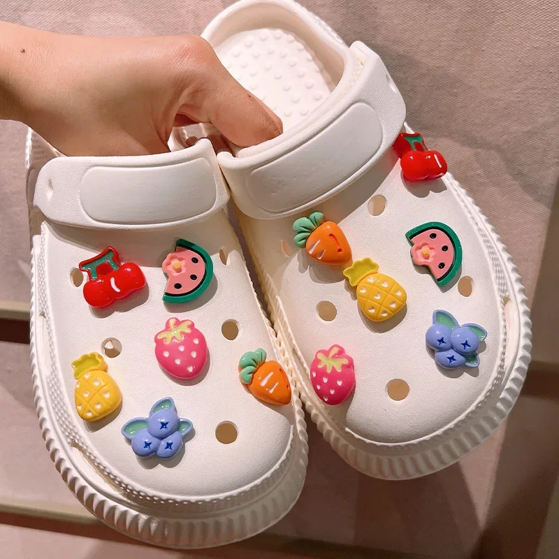 

Lovely All-match Sandals Accessories Whole Set Designer Charms Cute Cartoon Duck Shoe Charms for Sandals Fashion New Arrivals