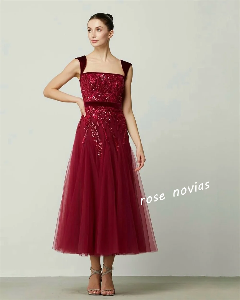 Abiti longuette a trapezio con scollo quadrato con paillettes nette personalizzate Occasioni su misura Abito da sera da donna Abito da ballo affascinante