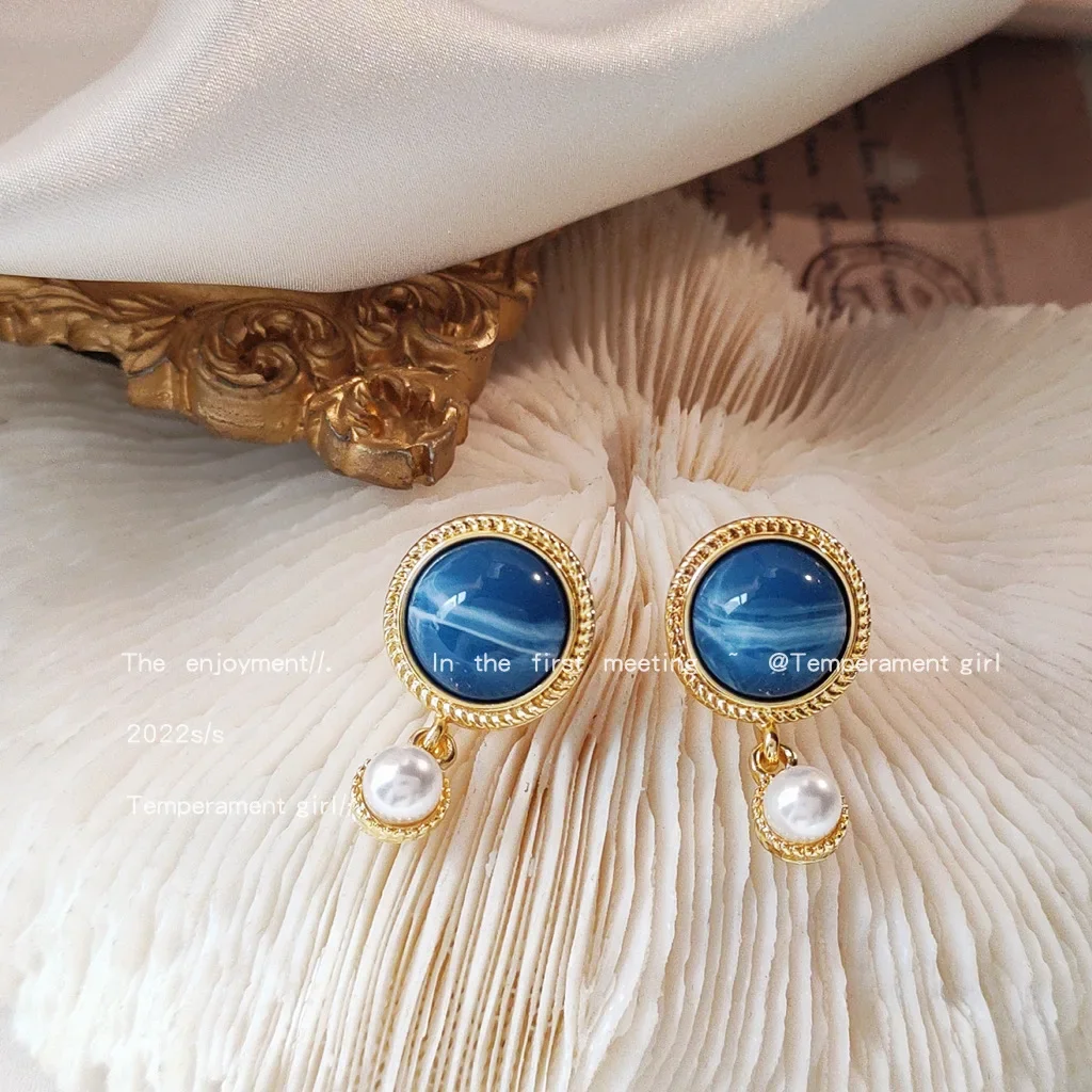 [Blue Danube] ~ French Vintage 925 Silver Pin Plated 14K Gentle Pearl Harbor Style Earrings Women's Stud Earrings