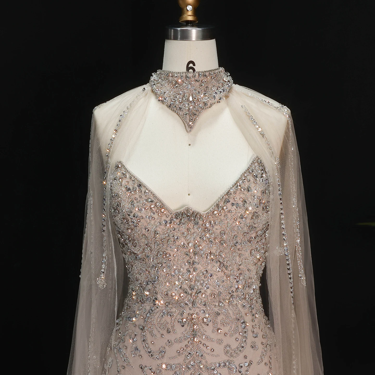 Sharon Said Luxuriöses Kristallperlen-Abendkleid mit Tüllumhang und hohem Schlitz, formelle Ballkleider, Dubai, elegant für Damen, SS135, maßgeschneidert – Detail 8