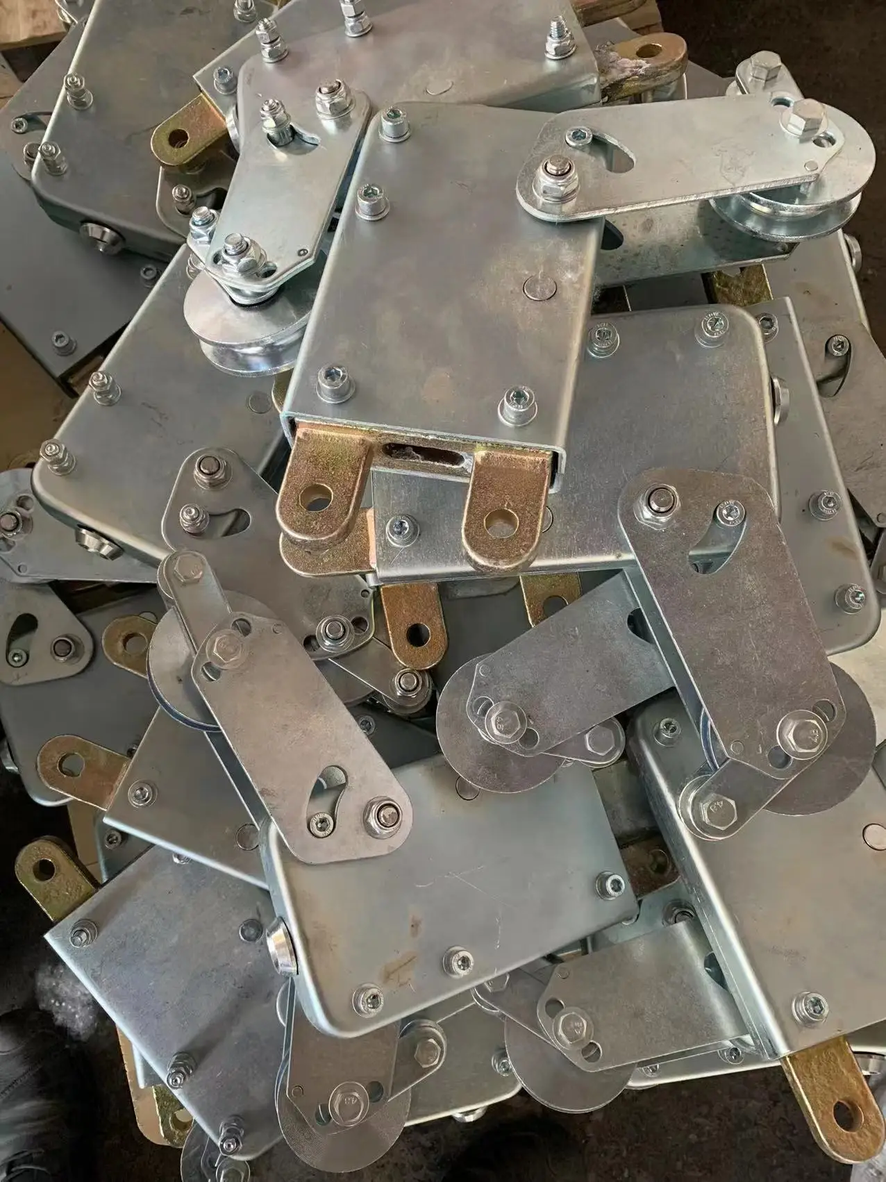 ホットセール ZLP800 吊り下げ式プラットフォーム、800kg積載可能な重荷重ゴンドラ（カーテンウォール施工用）