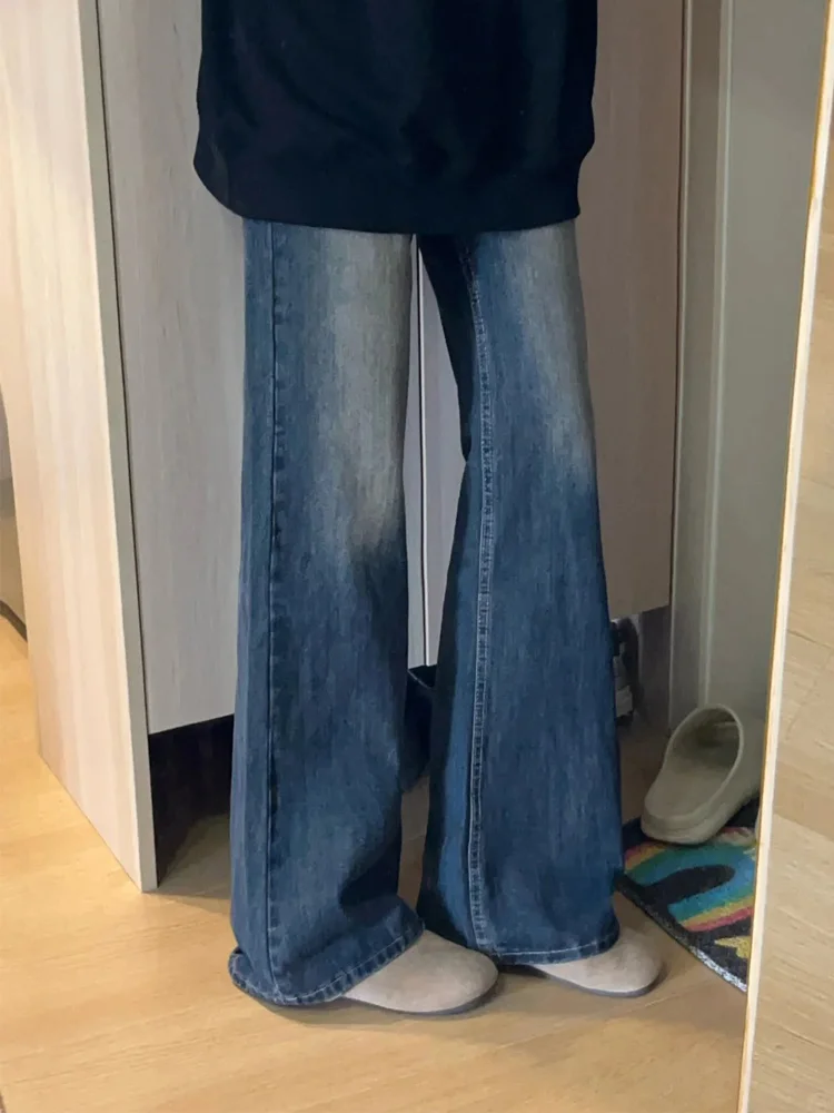 กางเกงยีนส์ทรงบานสีน้ำเงินเข้มสำหรับผู้หญิง รุ่นใหม่ ไซส์พลัส ทรงหลวม ช่วยให้ดูผอม ใส่ได้ทั้งฤดูใบไม้ร่วงและฤดูหนาว ไม่ใช่เลกกิ้งเข้าชุด กางเกงยีนส์เอวสูงลำลอง