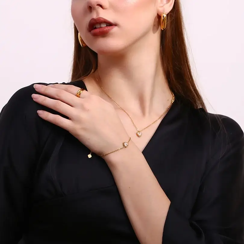 E.B.belle Single Shell Love Bracelet Necklace Set