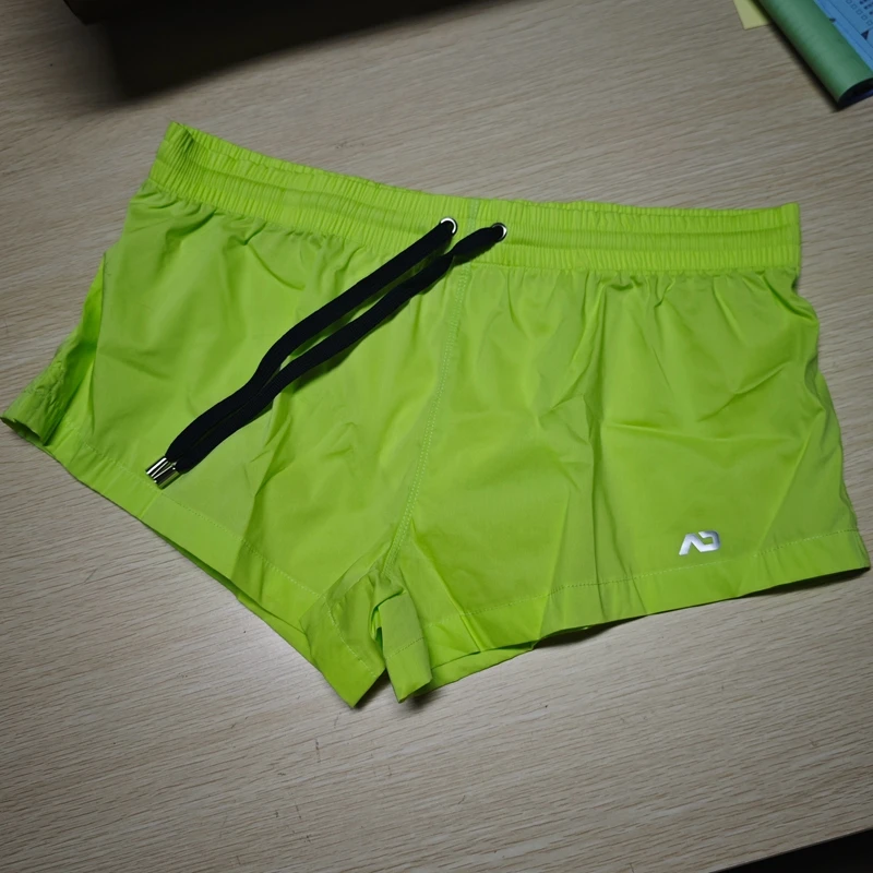 2026New trunks men's classic solid color three-point quick-drying low-rise beach pants men's sports shorts BS306