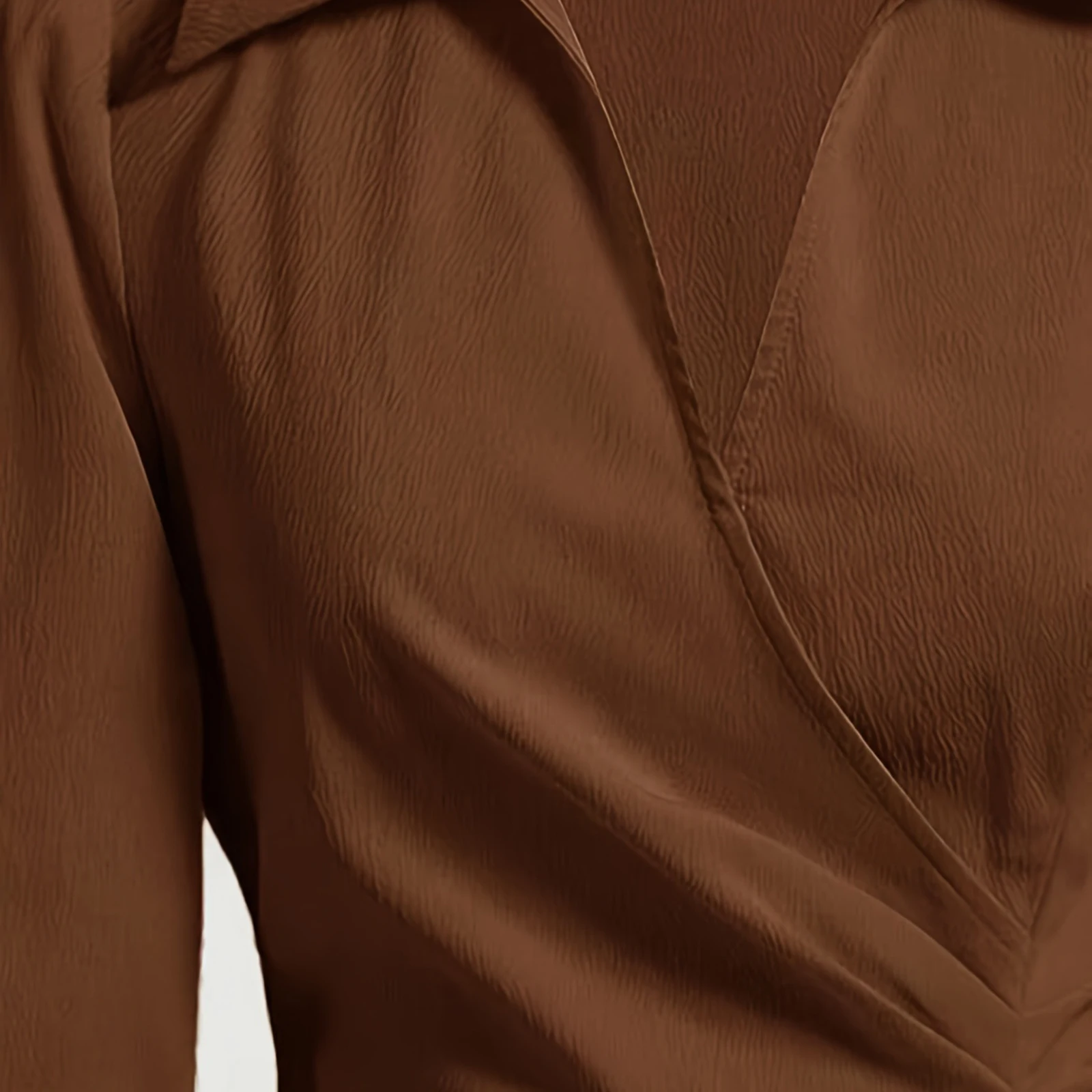 Kollektion 2025, langärmliges Oberteil mit Kragen und asymmetrischer Taille für Damen, modische einfarbige Herbsthemden mit V-Ausschnitt