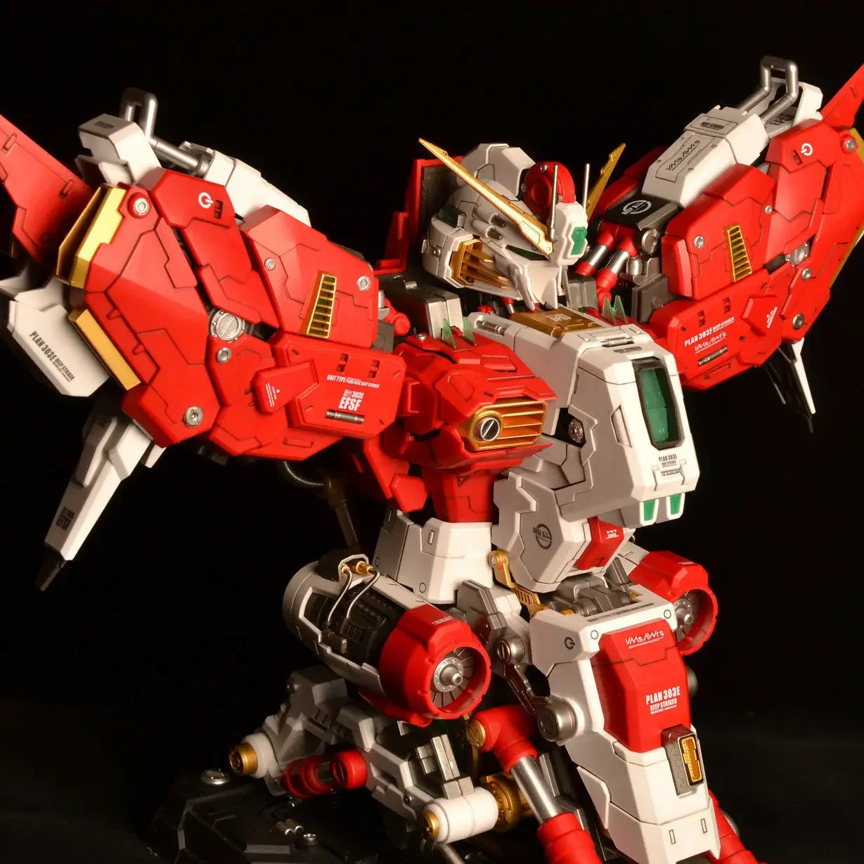 

St-Model Model 1/35 Exs Plan303E Deep Striker Bust Led Plastic Assembly Model High Quality Collectible Robot Kits Figures