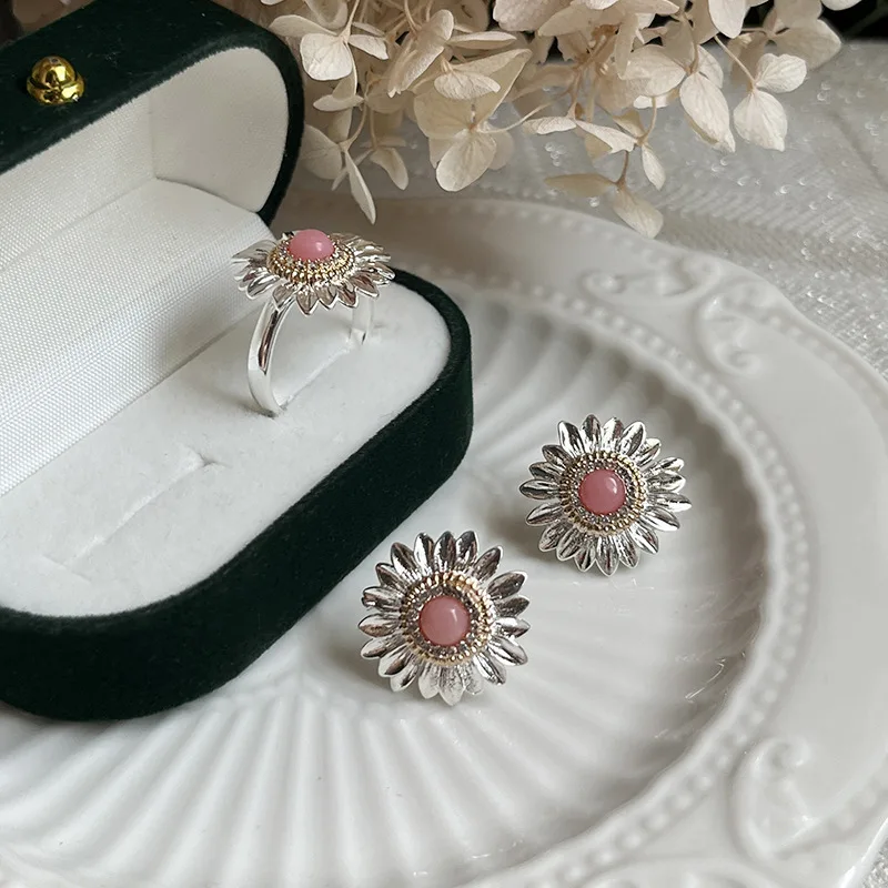 

"Meet Late Summer" 2023 New Original Design Daisy Ring Earrings Jewelry Set French Retro