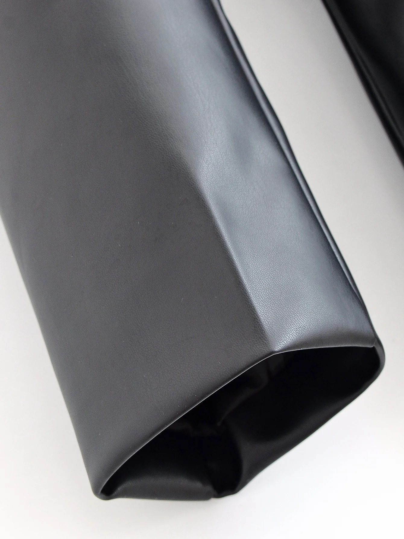 女性のレザーブレザー ジャケット ターンダウンカラー スリミング ワンボタン 秋の新作 女性フルスリーブ ポケットコート シックなアウターウェア