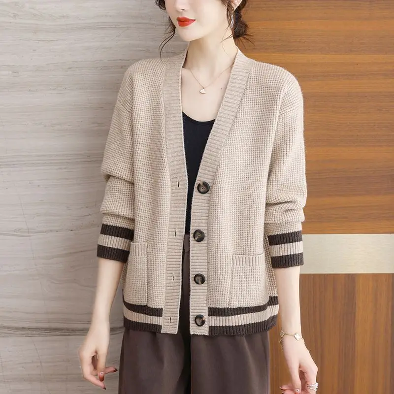 Extra Large Size Fat Mom Cardigan Sweater Spring Autumn Korean Style Sweater Jacket Temperament Sweater Women Clothing