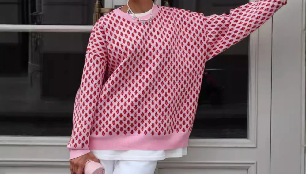 

New Round Neck Top Women's Autumn and Winter Sweater Strawberry Jacquard Cute Long Sleeved Knitted Sweater