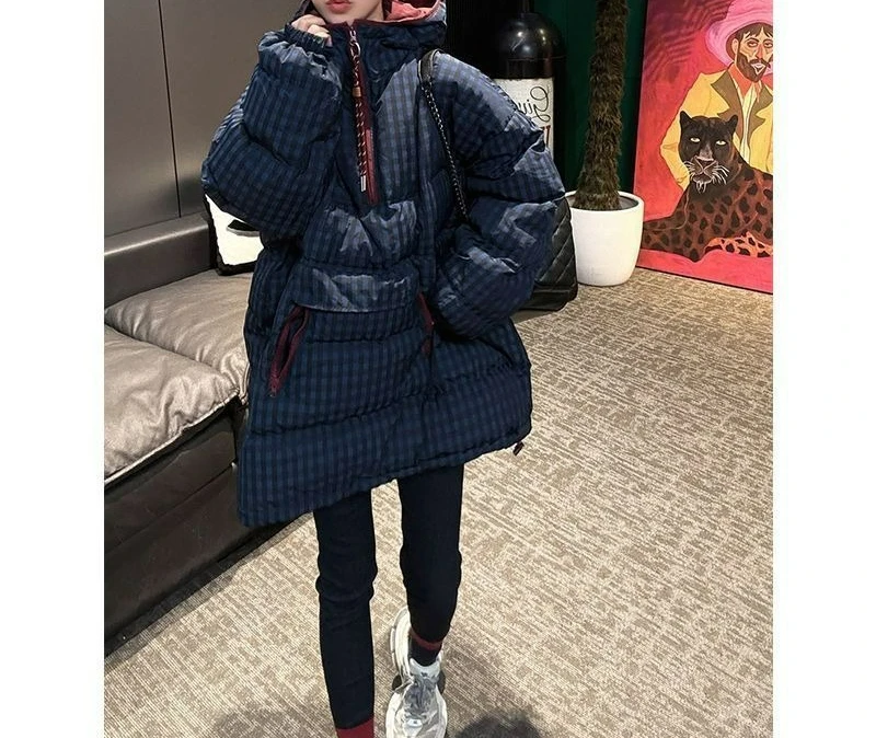

2025 зимняя новая универсальная свободная женская куртка с капюшоном в клетку среднего и длинного размера в стиле ретро на шнурке