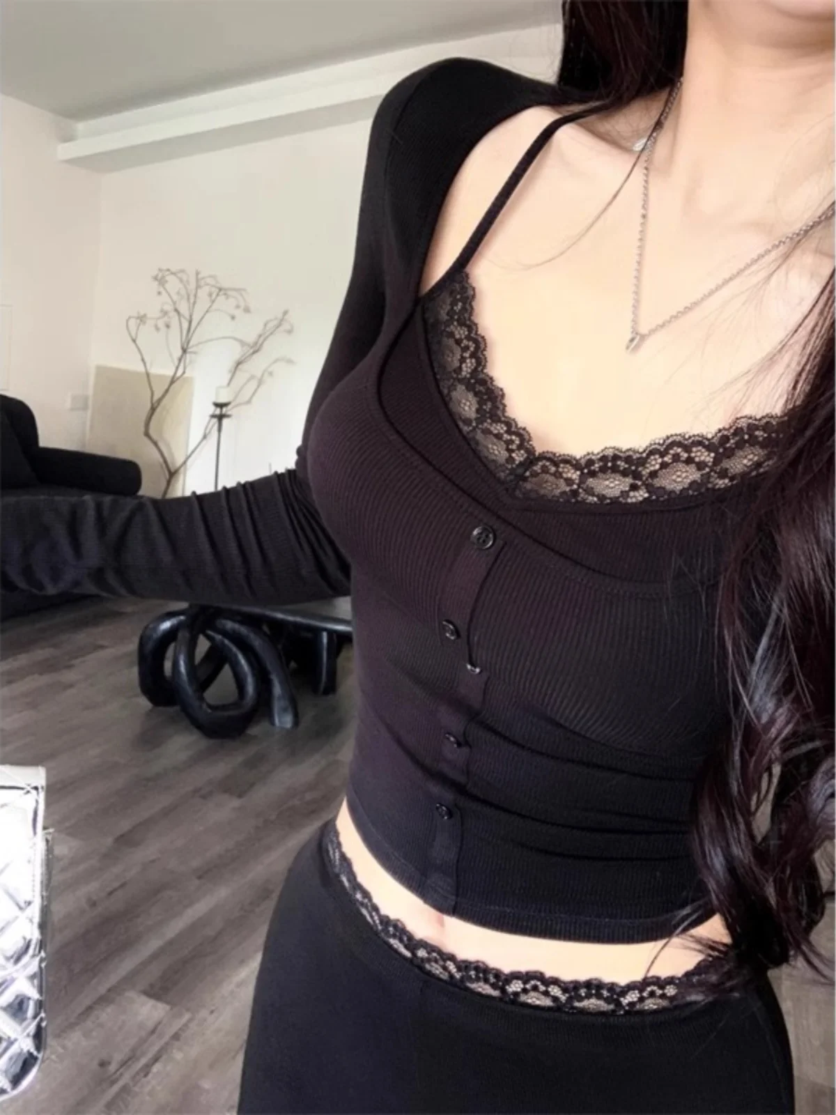 قميص نسائي بأكمام طويلة مزين بالدانتيل، ملابس خارجية مثيرة، قميص داخلي ضيق قصير للخريف والشتاء