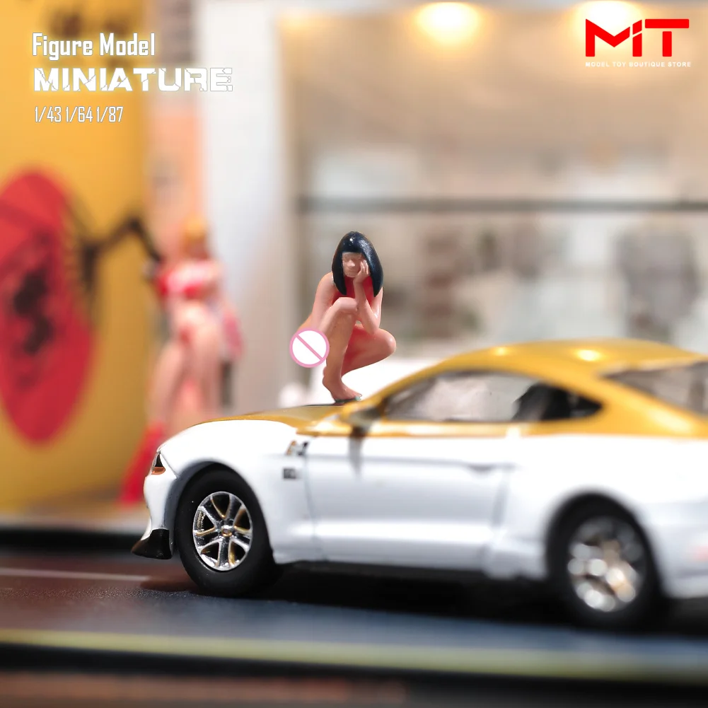 Miniatures Figurine 1/87 1/64 1/43 1/24 Free Style Girl Killer Squatting Figures Model Creative Photography Scene Props For Cars