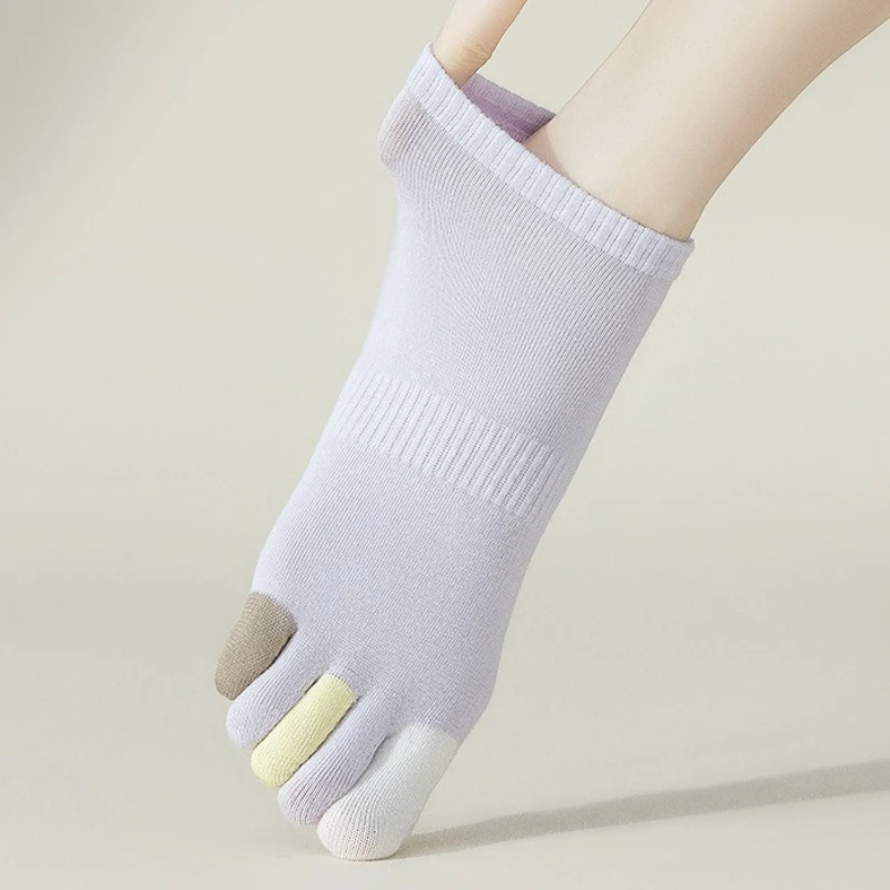 6 pasang kaus kaki musim panas yang tipis, bernapas, menyerap keringat, antibakteri, dengan ujung terpisah, warna solid, serbaguna, kasual, dan nyaman.