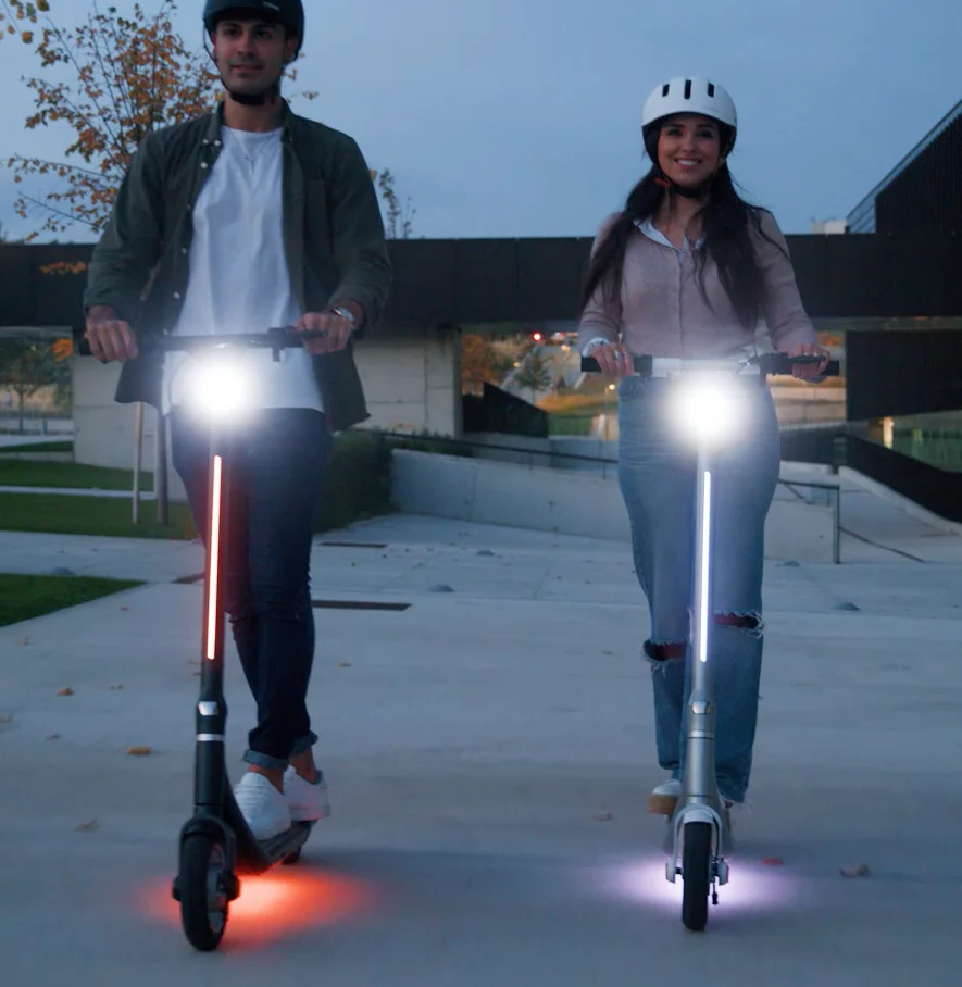 Atomi Electric Scooter Peak 650W Powerful Motor Alpha Lite Z9 Series Easy Fold Automatic Lock Mechanism 9''Anti-Puncture Tubeless Tires
