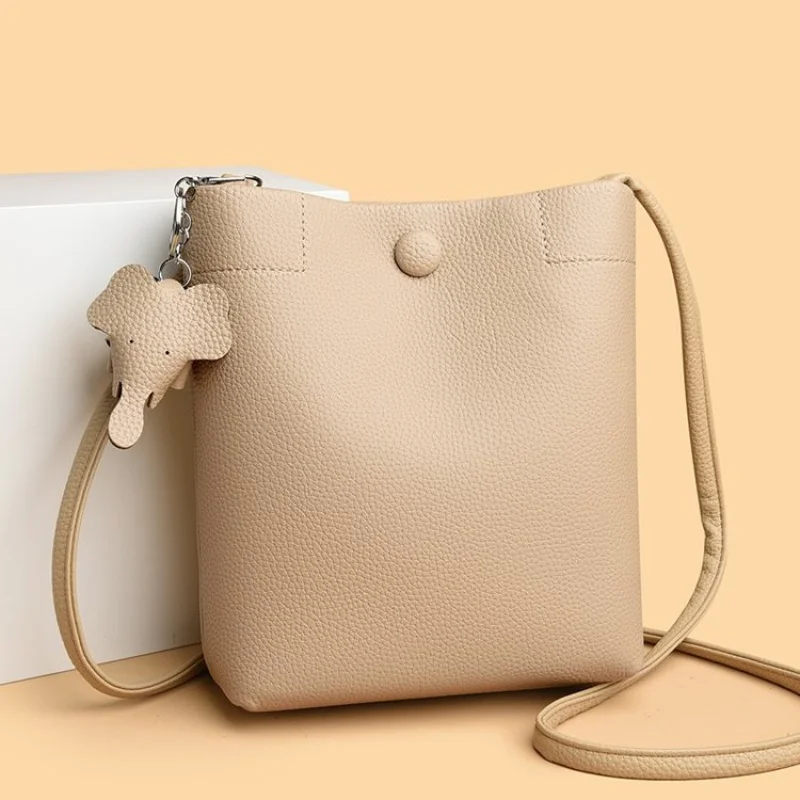 

Ladies Tote Bag Made Of Premium Leather Boasting High-End Quality And Paris Trendy Daily Look​