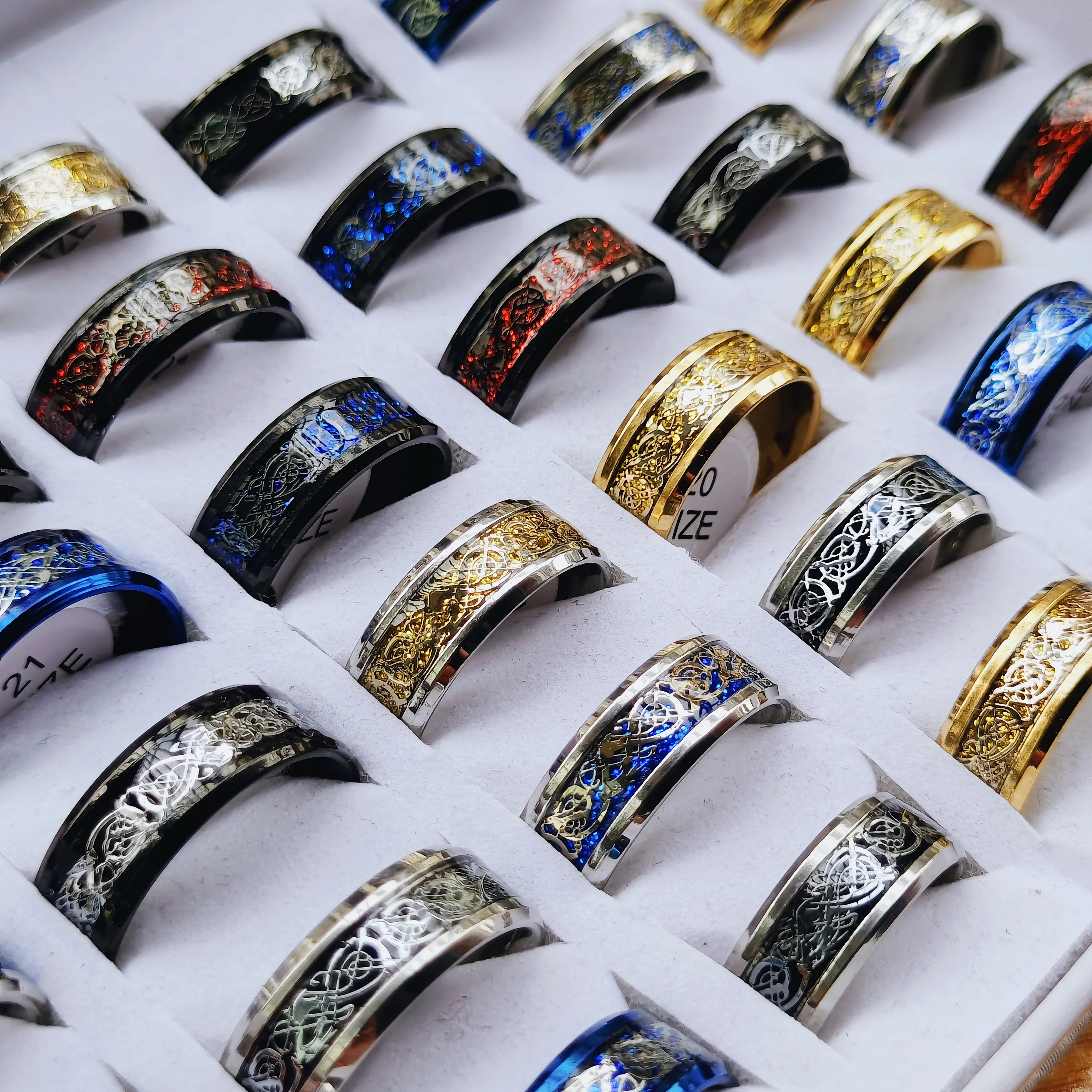 20pcs/Lot Wholesale MIX 8mm Men\'s Stainless Steel Celtic Dragon Ring Inlay Red Green Black Ring Wedding Band Jewelry Size7to11