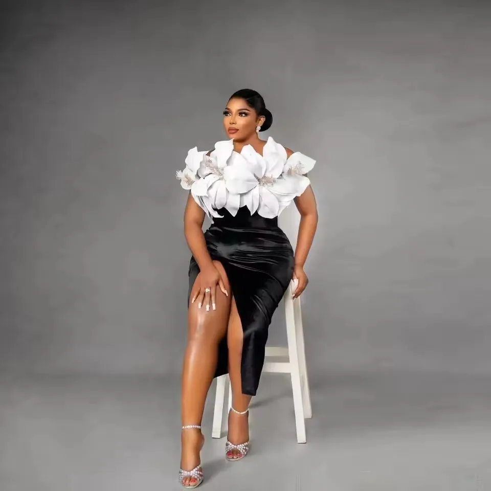 세련된 플로럴 화이트 블랙 이브닝 드레스 스트레이트 플라워 벨벳 프롬 드레스 롱 비즈 포멀 가운 발목 길이 스플릿 맞춤