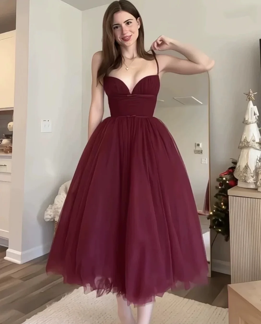 

Customized Short Burgundy Evening Dresses A-Line Tulle فساتين سهرة Spaghetti Straps V-Neck Tea Length Prom Dress for Women