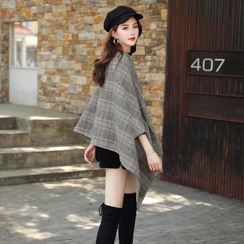 Women's Retro Check Wool Coat UK Style Loose Cape Overcoat for Petite Korean Fashion Warm Autumn Winter New Arrival