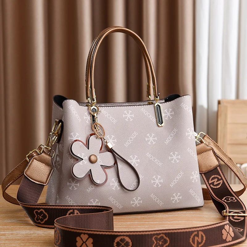 Luxury Designer Ladies Handbag High Quality Embroidery Shoulder Crossbody Bag Women Leather Messenger Bags Large Capacity Totes