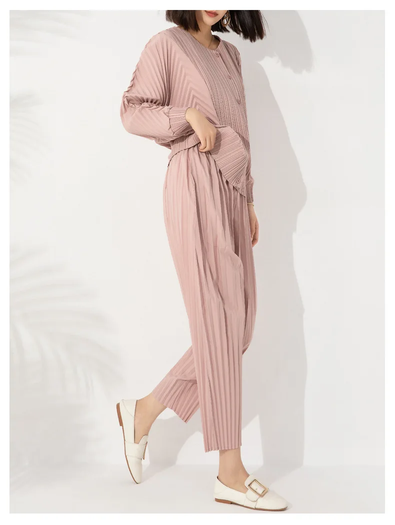 Miyake Fashion Casual Suit Women's 2023 Autumn Loose Round Neck Single-Breasted Jacket Small Foot Nine-Point Pants Two-piece Set
