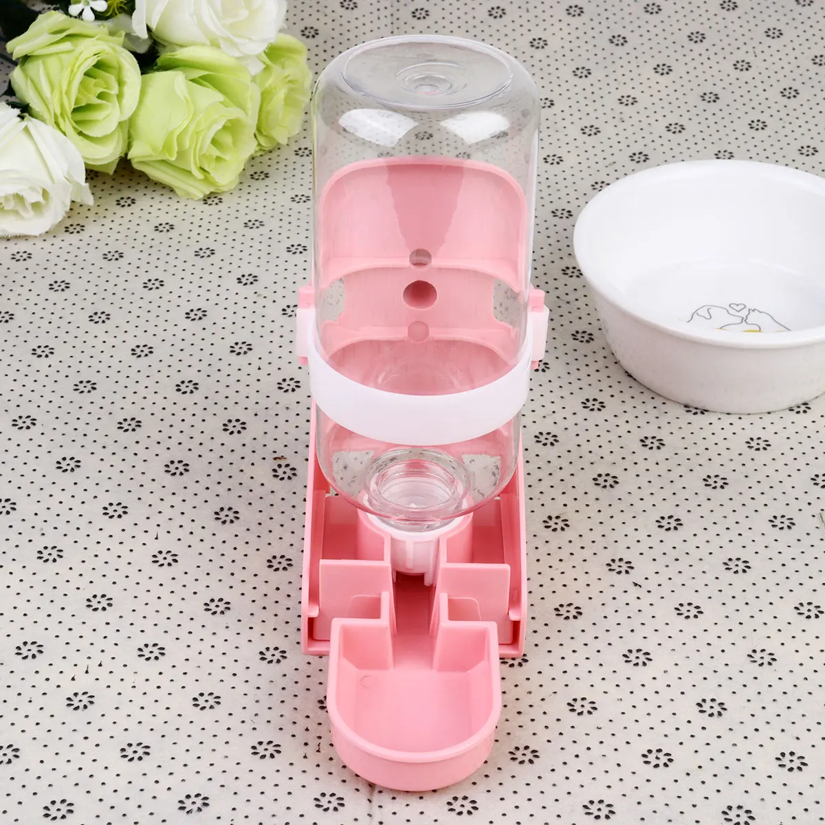 Fuente de agua para mascotas de 500 Ml, contenedor a prueba de fugas, dispensador automático de bebidas para botella, alimentador para perros rosa, montado en jaula